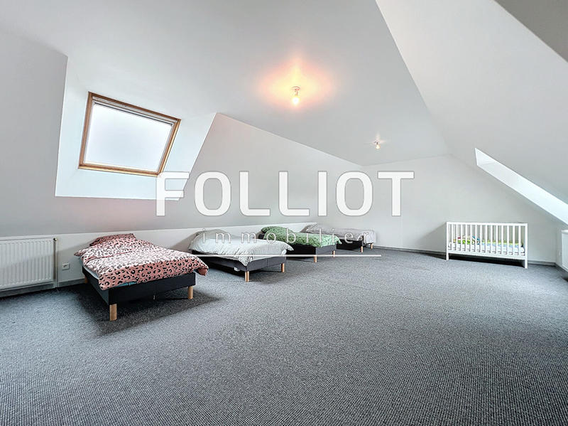 Maison - 230 m² - 7 pièces