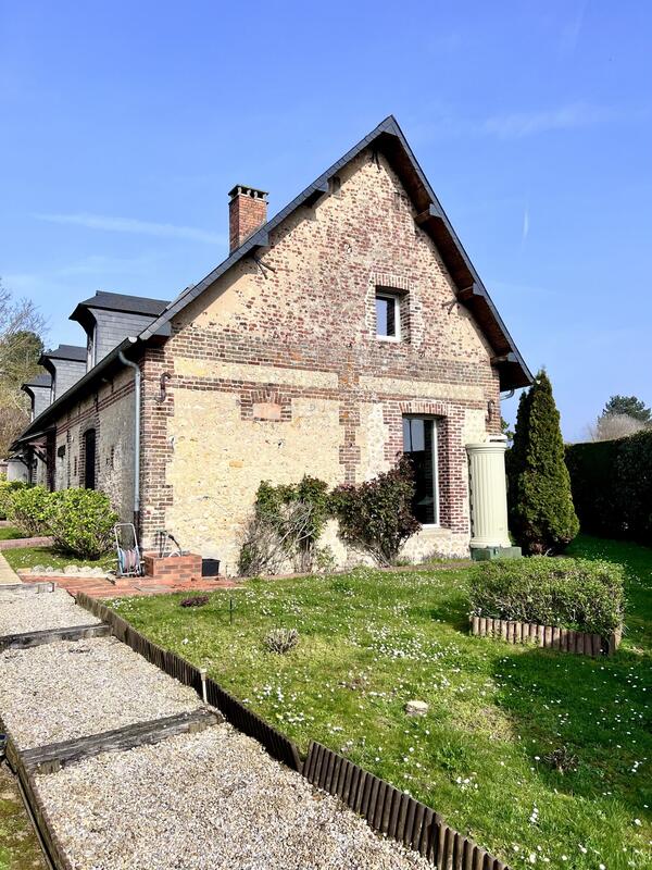 Maison - 200 m² - 7 pièces