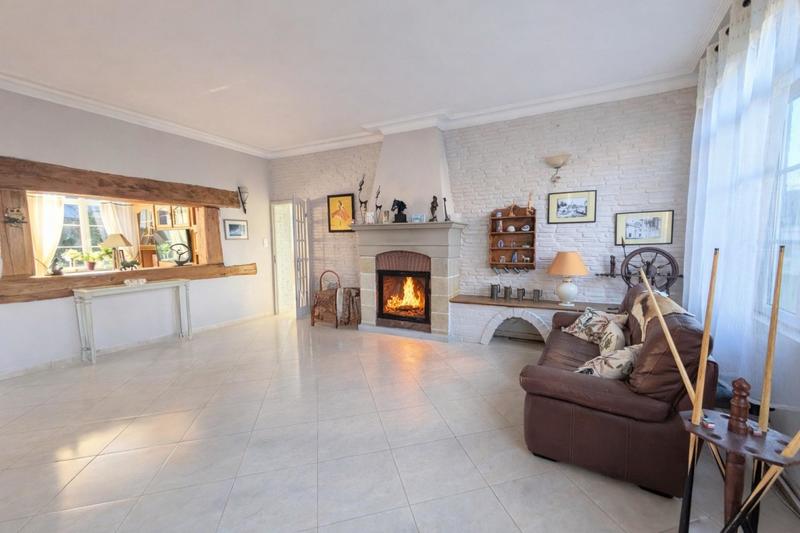 Maison - 199 m² - 8 pièces