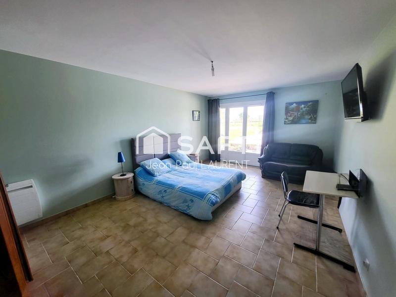 Maison - 255 m² - 11 pièces