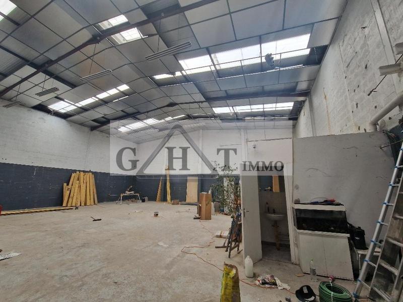 Entrepôt - 270 m²
