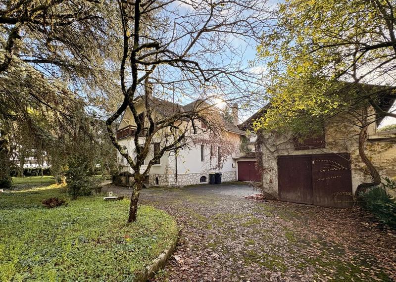 Maison - 180 m² - 6 pièces