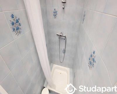 Chambre - 100 m² - 1 pièce