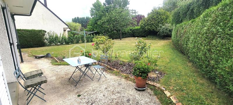 Maison traditionnelle - 151 m² - 6 pièces