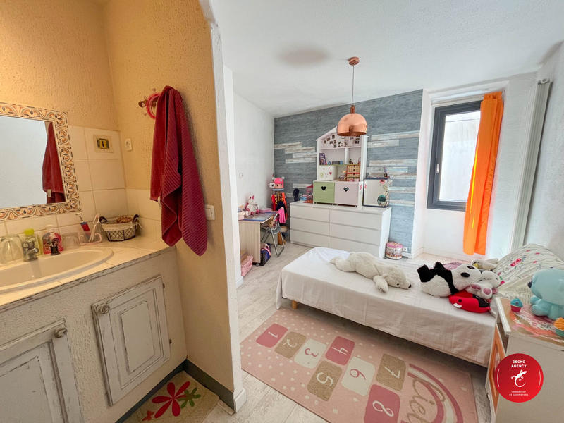 Maison - 187 m² - 8 pièces