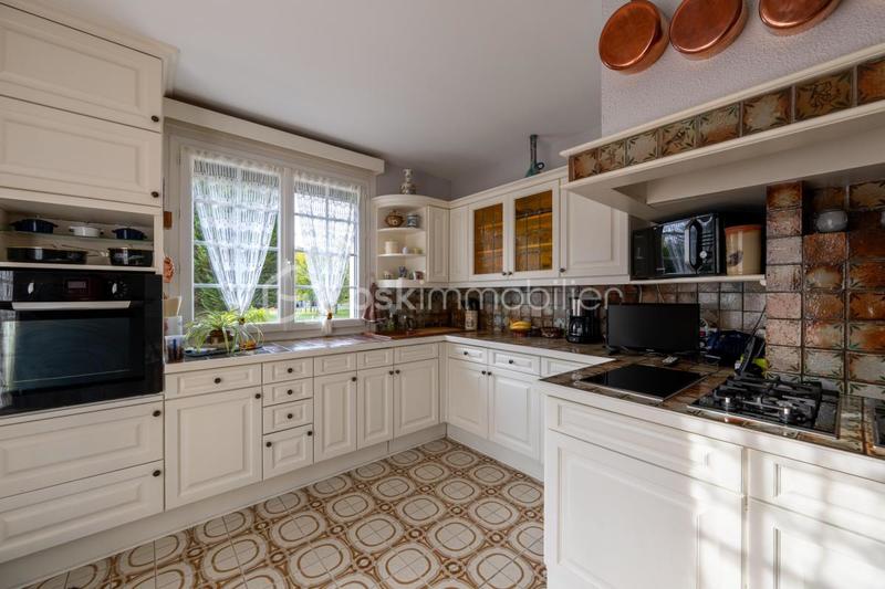 Maison - 186 m² - 7 pièces