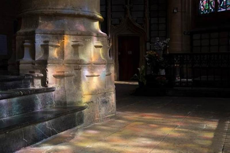 Visite guidée de la Basilique de Mézières, ses vitraux et son trésor d'art sacré