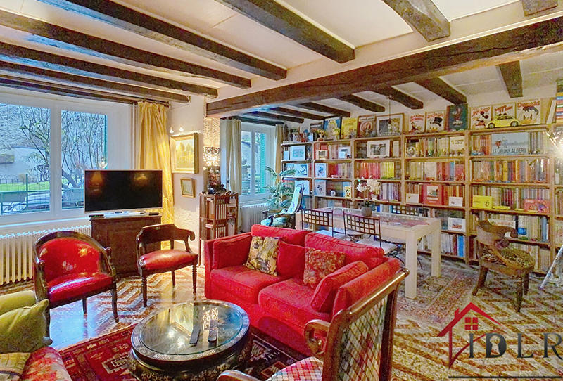 Maison - 213 m² - 6 pièces