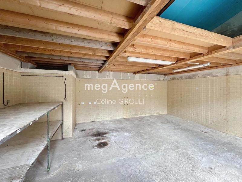 Local commercial - 1 044 m² - 10 pièces