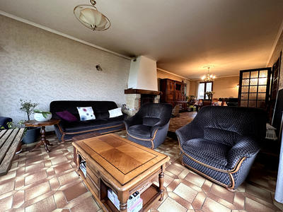 Maison - 221 m² - 8 pièces