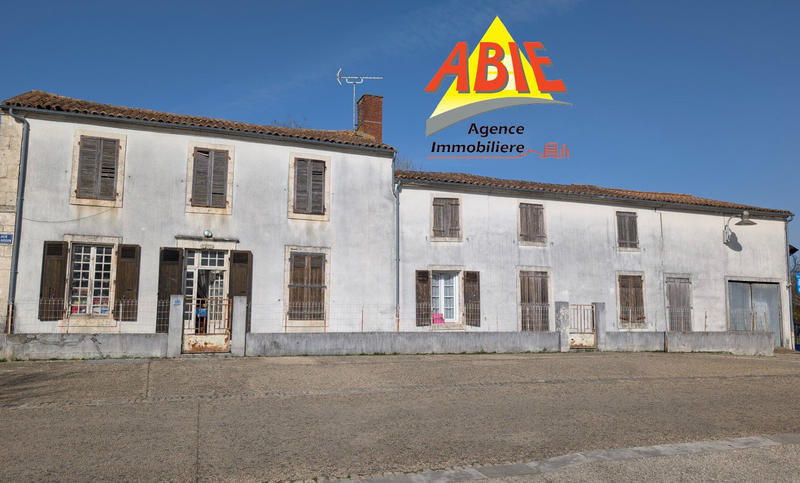 Maison de village - 292 m² - 11 pièces