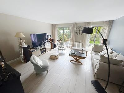 Maison - 207 m² - 7 pièces