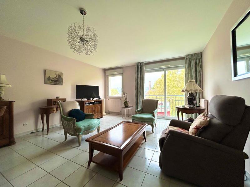 Appartement - 100 m² - 4 pièces