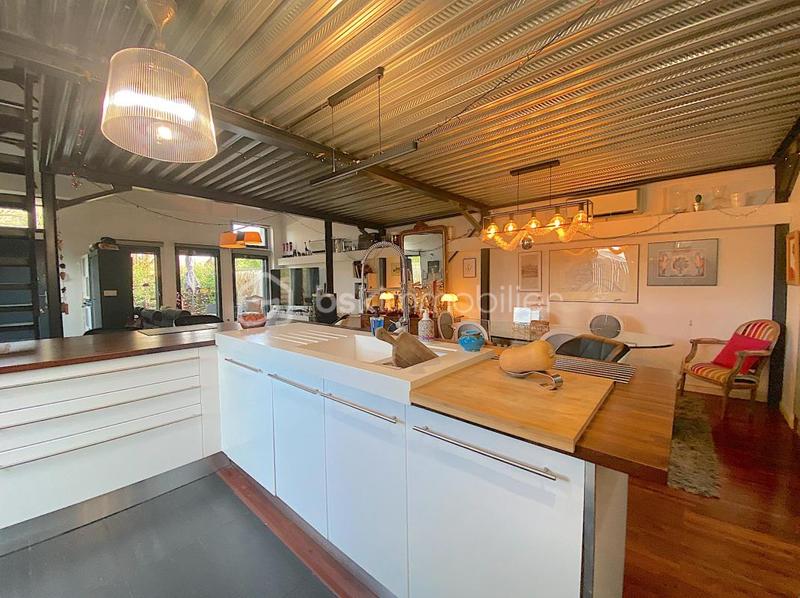 Loft - 124 m² - 4 pièces