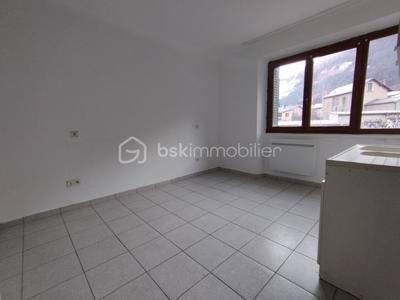 Appartement - 79 m² - 4 pièces