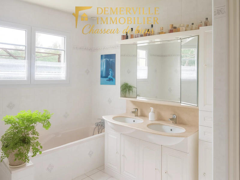 Maison - 121 m² - 5 pièces