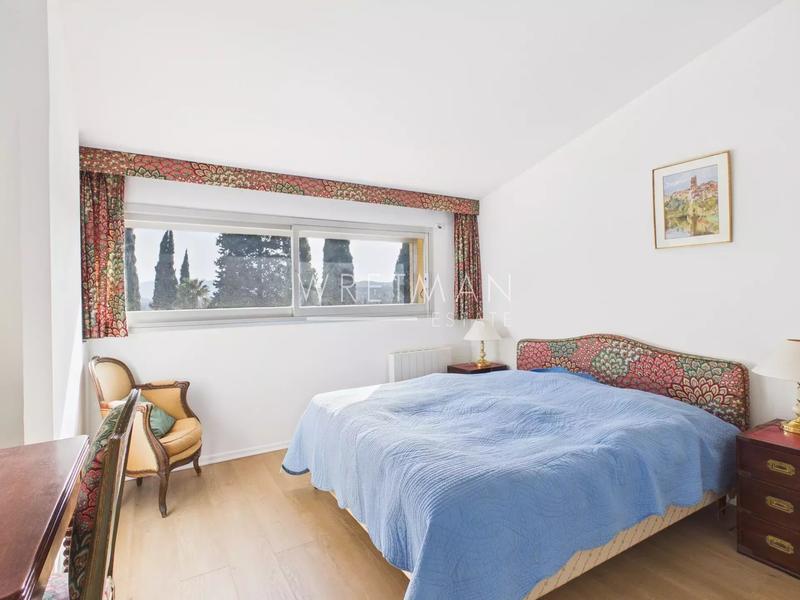 Villa - 219 m² - 5 pièces