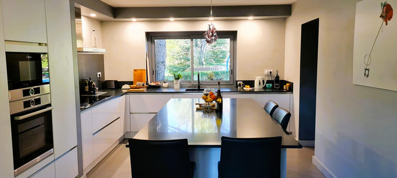 Maison - 242 m² - 7 pièces