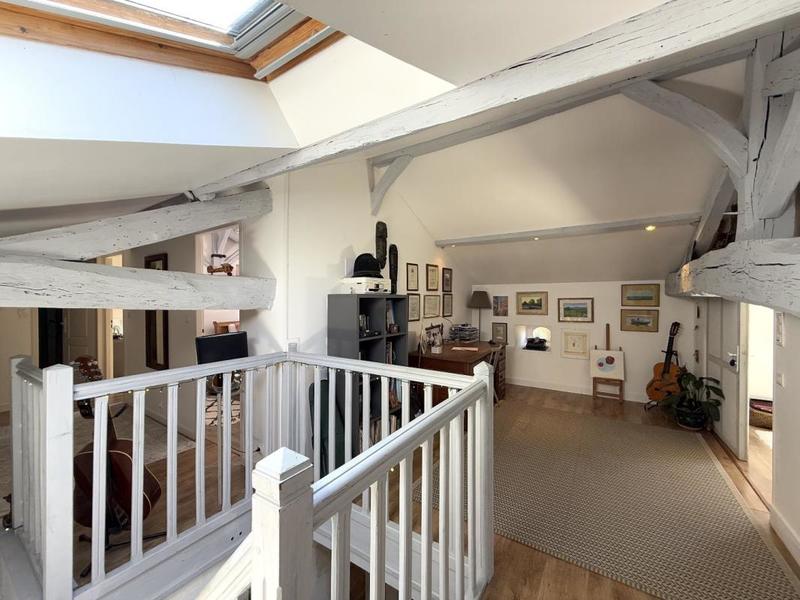 Maison - 161 m² - 6 pièces