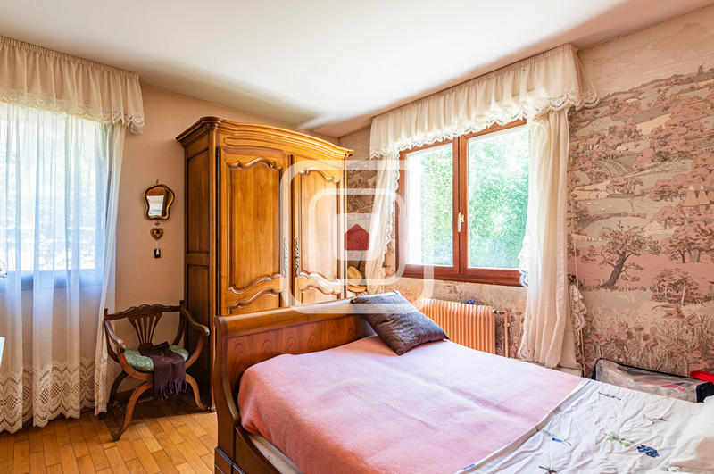 Maison - 183 m² - 8 pièces