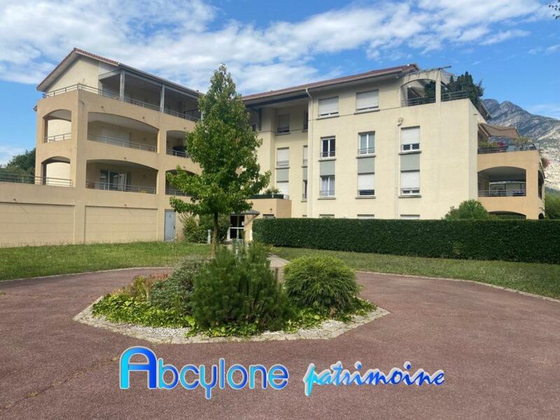 Appartement - 84 m² - 4 pièces