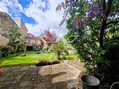 Maison - 291 m² - 8 pièces