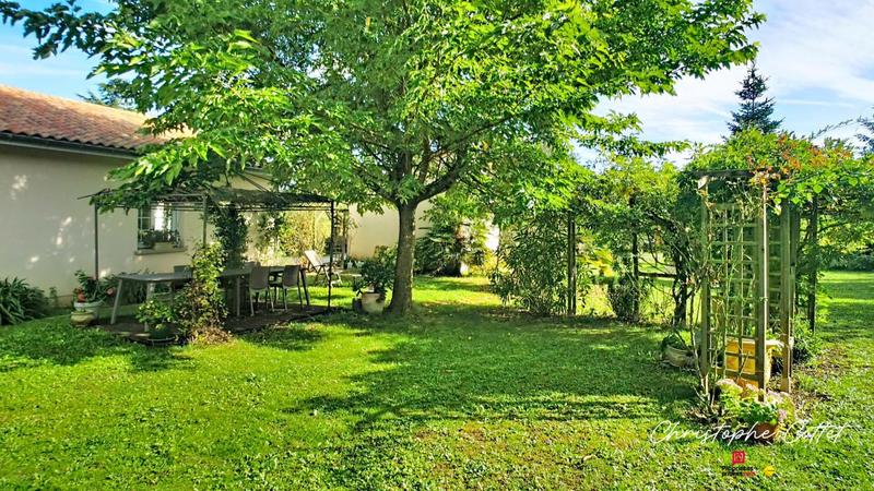 Maison - 295 m² - 8 pièces