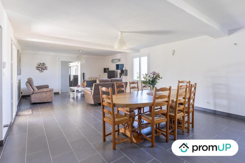 Villa - 234 m² - 7 pièces