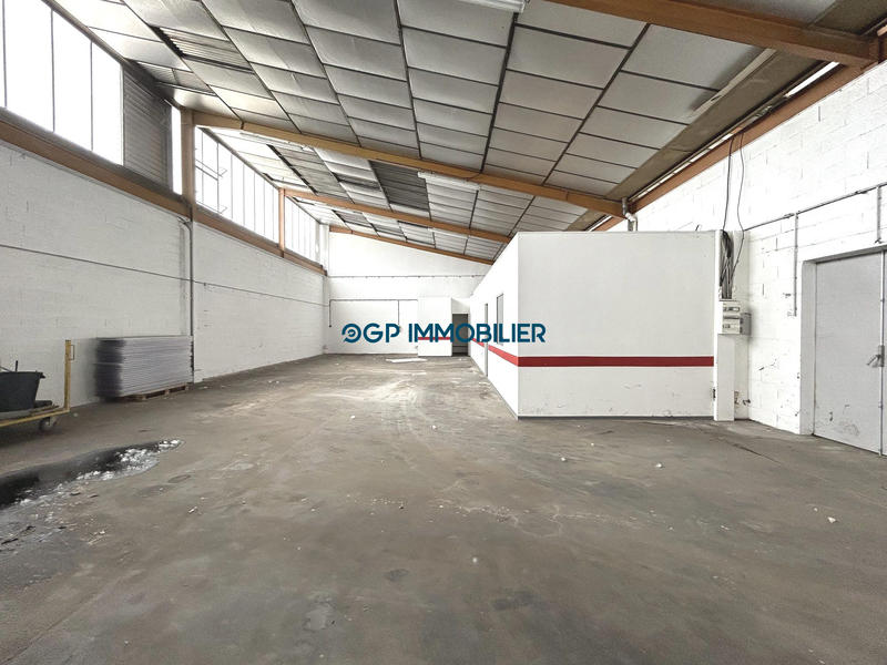 Local commercial - 228 m² - 3 pièces