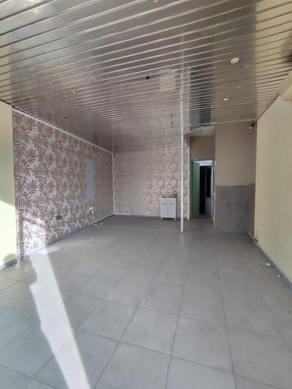 Local commercial - 82 m² - 3 pièces