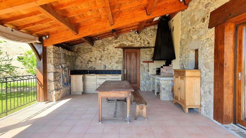 Corps de ferme - 251 m² - 8 pièces