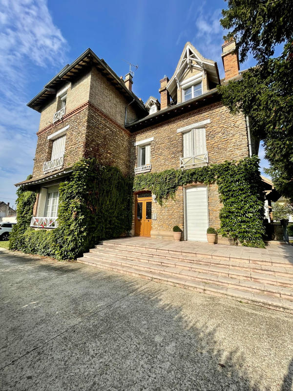 Appartement - 190 m² - 7 pièces