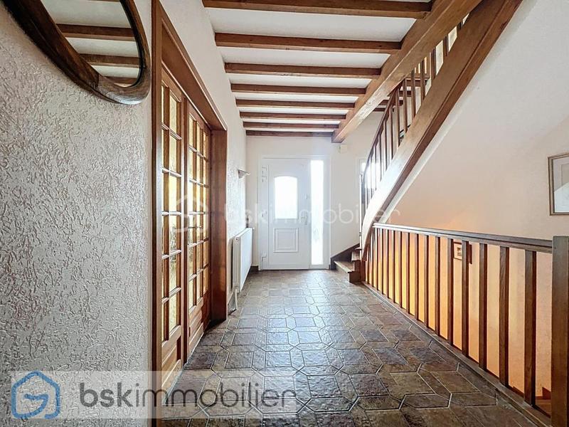 Maison traditionnelle - 215 m² - 10 pièces