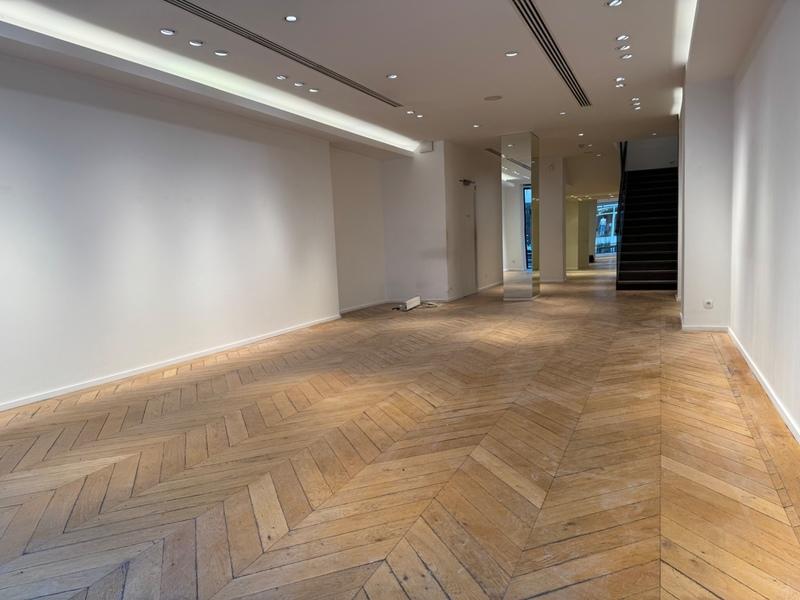 Local commercial - 150 m² - 2 pièces