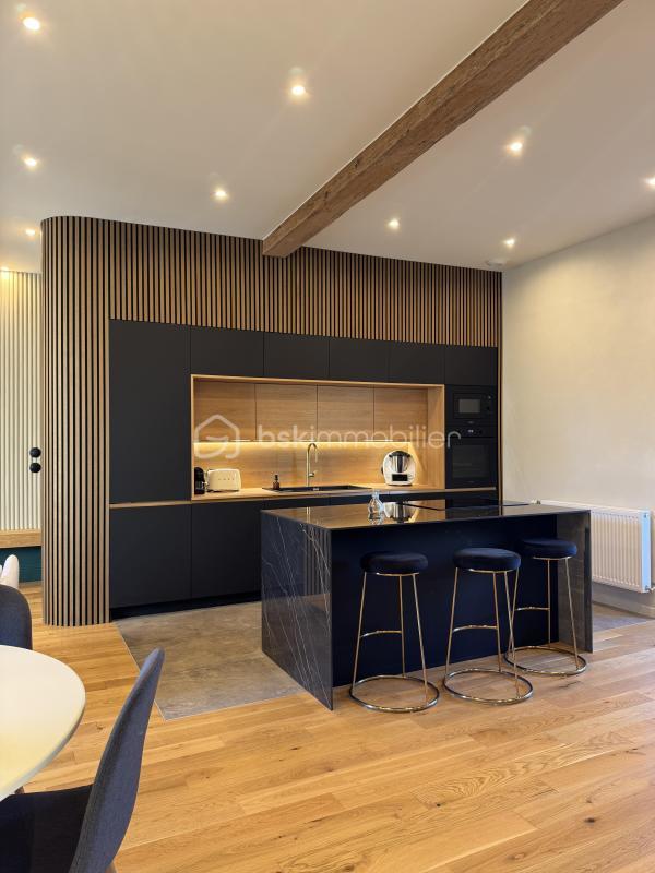 Appartement - 99 m² - 4 pièces