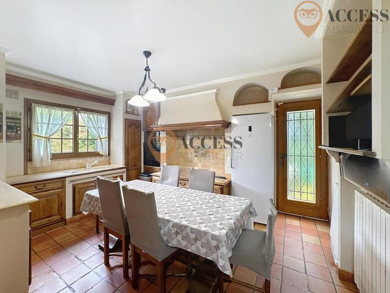 Maison - 180 m² - 8 pièces