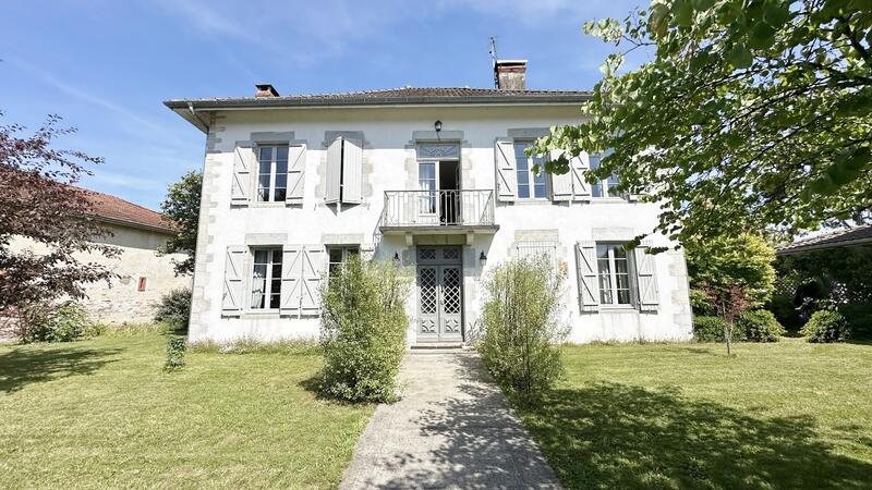 Maison bourgeoise - 330 m² - 9 pièces
