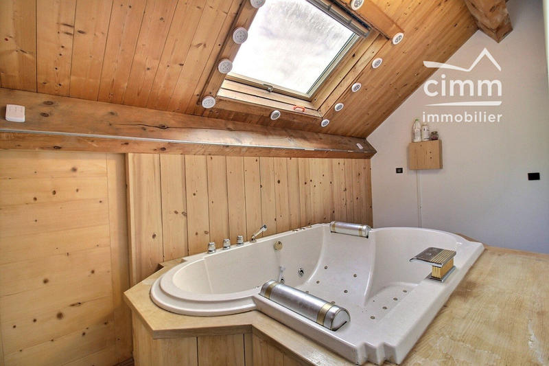 Villa - 363 m² - 6 pièces