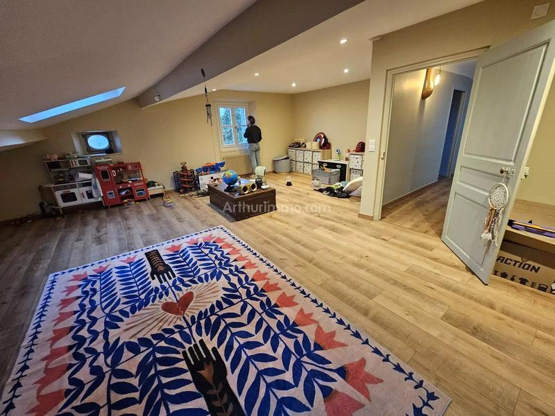 Maison - 315 m² - 10 pièces