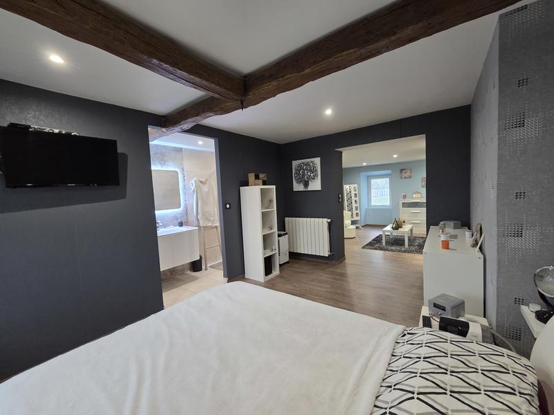 Maison - 222 m² - 7 pièces