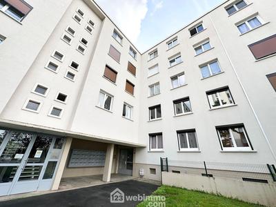 Appartement - 85 m² - 5 pièces