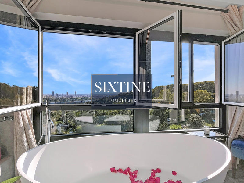 Appartement - 140 m² - 5 pièces