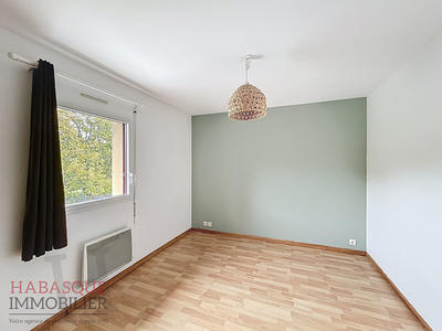 Maison - 230 m² - 7 pièces