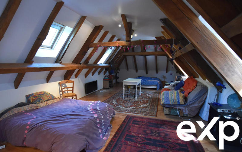 Maison - 340 m² - 10 pièces