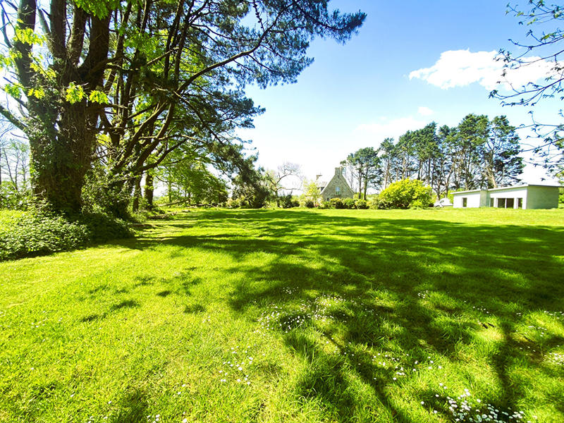 Maison - 210 m² - 13 pièces