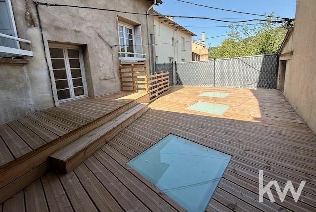 Appartement - 85 m² - 6 pièces