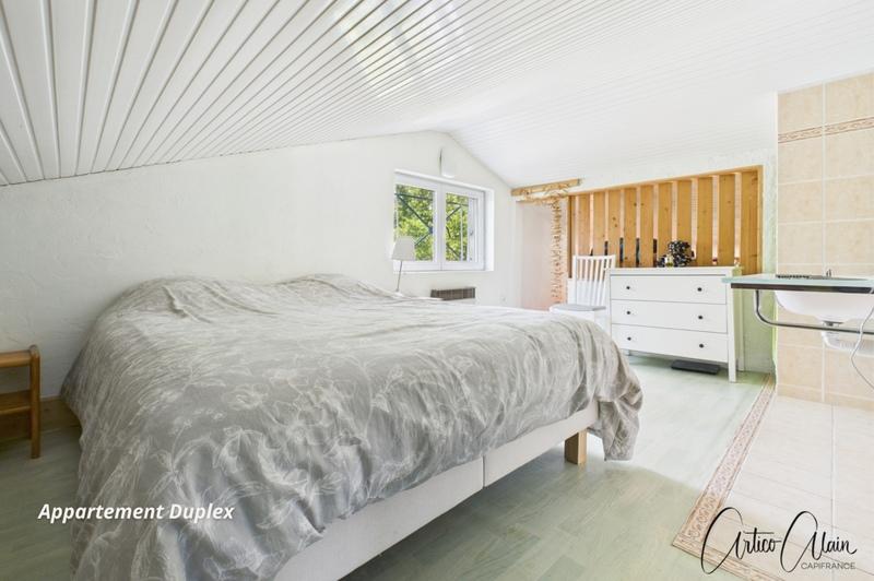 Propriété - 326 m² - 10 pièces