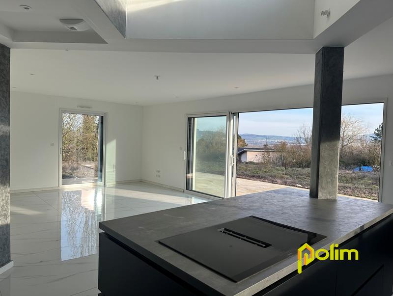 Maison - 139 m² - 6 pièces