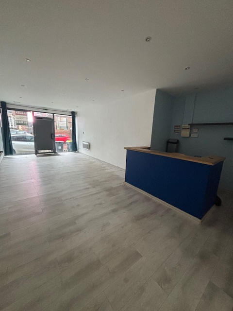 Local commercial - 90 m² - 3 pièces