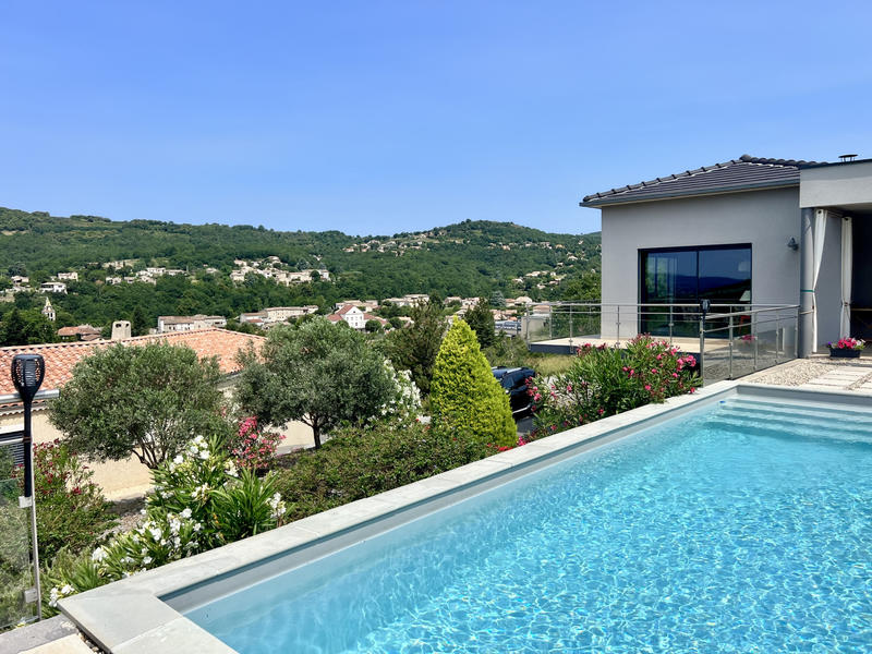 Maison - 159 m² - 5 pièces